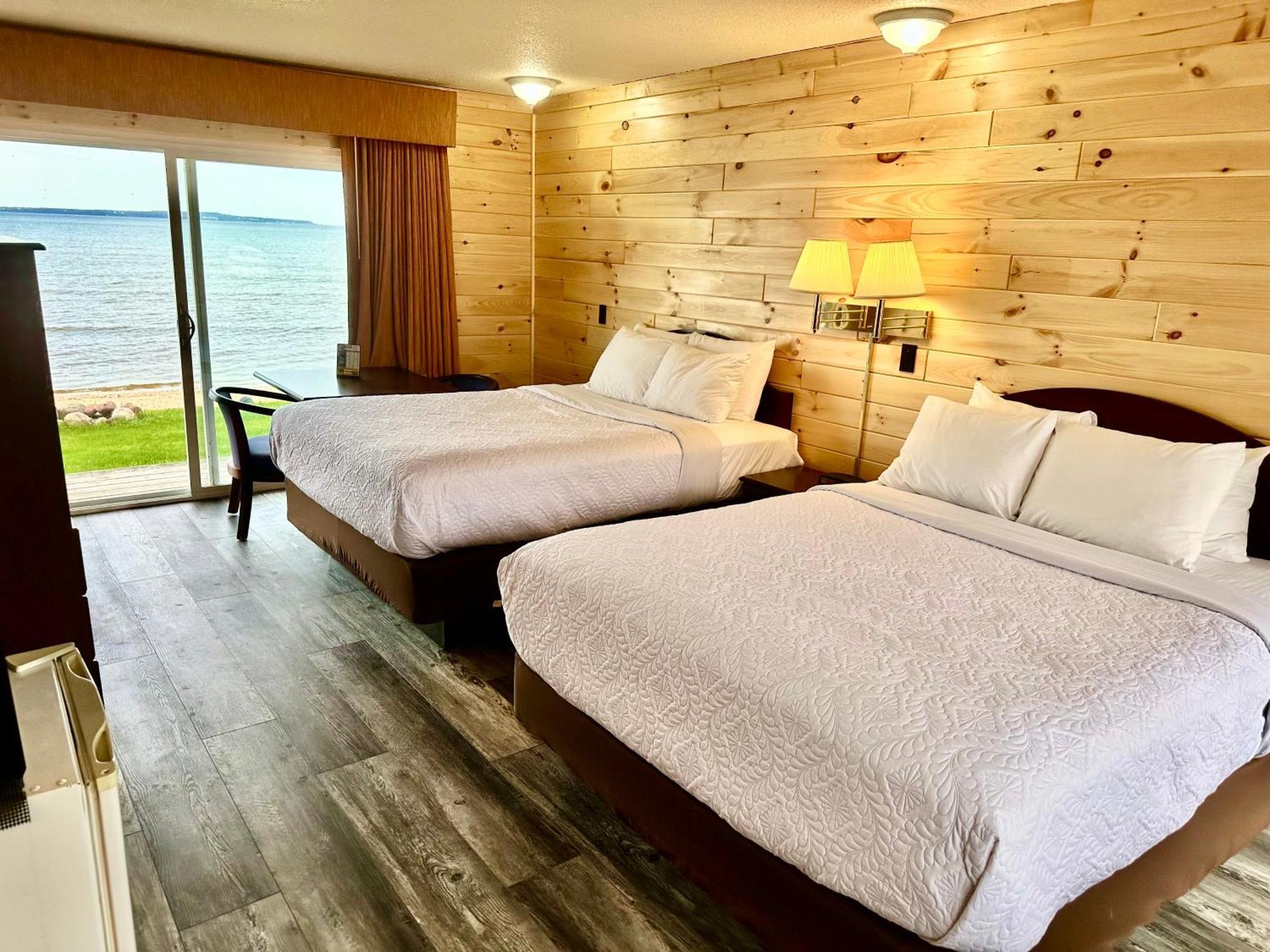 Bridgeview Motel Mackinaw City Eksteriør billede