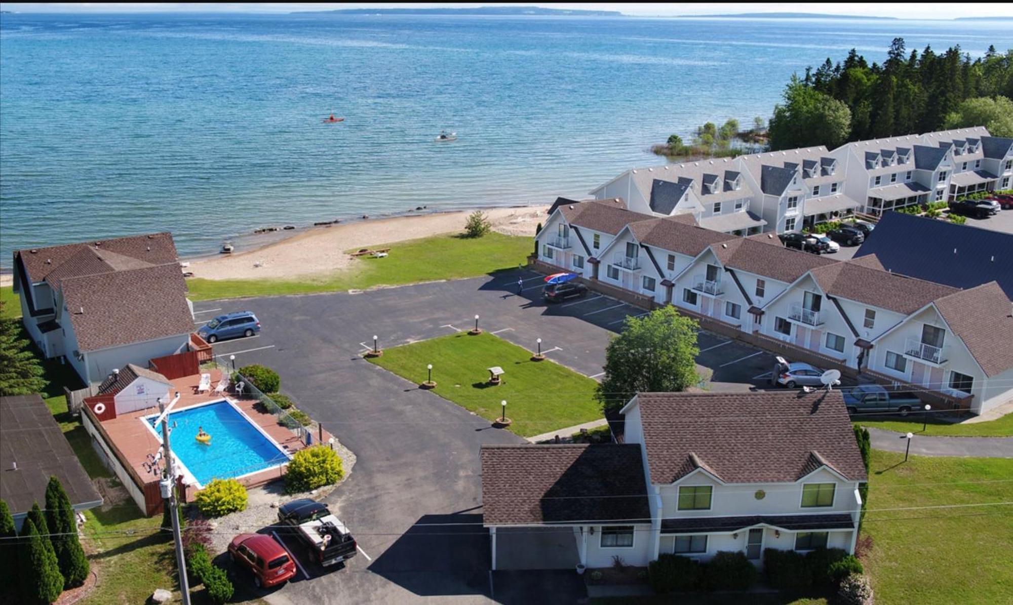 Bridgeview Motel Mackinaw City Eksteriør billede