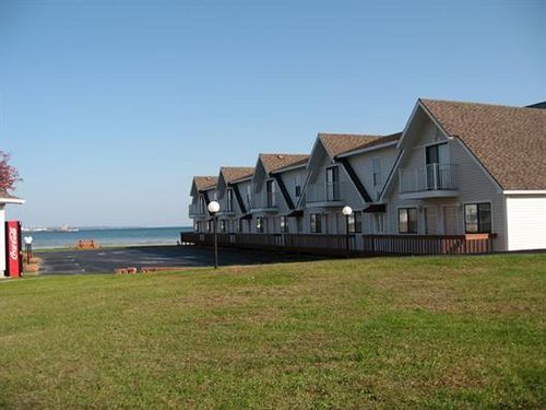 Bridgeview Motel Mackinaw City Eksteriør billede